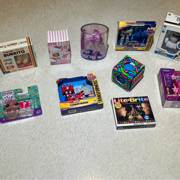 Assorted Mini Brands - Picture 3 of 4